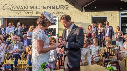 Eerste Huwelijk bij Cafe van Miltenburg Bilthoven van Jan Willem van Miltenburg en Janneke Bavelaar.
